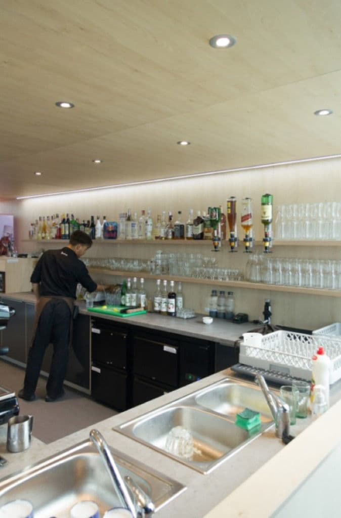 realzacie-JET BAR LETISKO-3